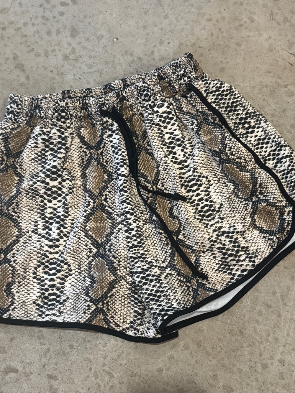 Woven Snake Print Women’s Shorts - Black & Tan